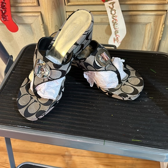 Vintage Coach Sandals - Picture 6 of 7